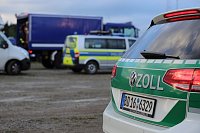 Bild: Zoll setzt schweres Ger&auml;t ein