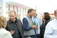Bild: Afterwork-Party im Opel-Autohaus