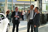 Bild: Afterwork-Party im Opel-Autohaus