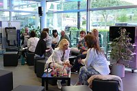 Bild: Afterwork-Party im Mercedes-Autohaus