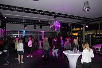 Bild: Afterwork-Party im Mercedes-Autohaus