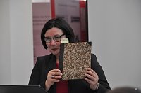 Bild: &Uuml;bergabe digitalisierter Zeitungen