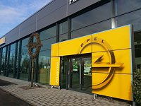 Bild: Modernes OPEL-Autohaus entstand in 8 Monaten Bauzeit