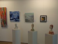 Kontraste in der Galerie Bild: Kontraste in der Galerie