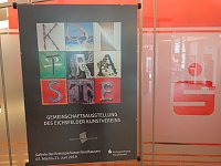 Kontraste in der Galerie Bild: Kontraste in der Galerie