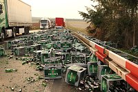 Bierlaster verunglückt Bild: Bierlaster verunglückt