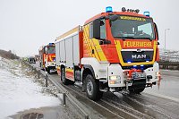 Bild: Transporter in der Mittelleitplanke