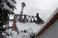 Bild: Dachstuhlbrand griff auf Nachbarh&auml;user &uuml;ber