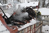 Bild: Dachstuhlbrand griff auf Nachbarh&auml;user &uuml;ber