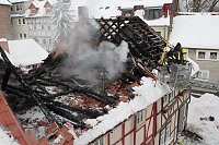 Bild: Dachstuhlbrand griff auf Nachbarh&auml;user &uuml;ber