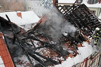 Bild: Dachstuhlbrand griff auf Nachbarh&auml;user &uuml;ber