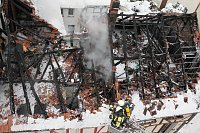 Bild: Dachstuhlbrand griff auf Nachbarh&auml;user &uuml;ber