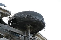 Bild: Reifenplatzer f&uuml;hrt zu Unfall