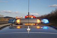 Bild: Reifenplatzer f&uuml;hrt zu Unfall