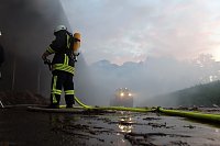 Bild: Gro&szlig;brand in Lagerhalle