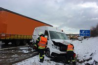 Bild: Die Feuerwehr Heiligenstadt musste heute eine Frau aus ihrem Fahrzeug retten