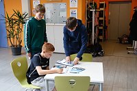 Bild: An der Lessing-Schule wurde gestern die dritte Runde des "Tags in der Praxis" mit einer Berufsmesse eingel&auml;utett