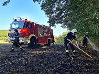 Feldbrand wurde fast zum Waldbrand Bild: Feldbrand wurde fast zum Waldbrand