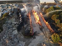 Bild: Brand auf dem Gel&auml;nde einer Holzverarbeitungsfirma