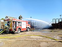 Bild: Brand auf dem Gel&auml;nde einer Holzverarbeitungsfirma