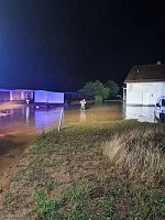 Bild: Feuerwehr im Einsatz nach Starkregen bei Breitenworbis