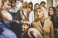 Bild: Die Th&uuml;ringer Mehrkindfamilienkarte wurde von Frau Ministerin Susanna Karawanskij mit dem Th&uuml;ringer Demografiepreis 2022 Heimat:Th&uuml;ringen! ausgezeichnet
