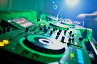 Bild: Black & House Party