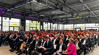 Bild: Neuer&ouml;ffnung in Erfurt
