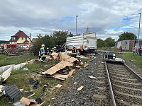 Bild: Unfall am Bahn&uuml;bergang: stundenlange Sperrung der Strecke