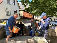 Bild: Mahnmalsanierung in Breitenbach