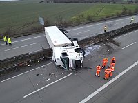 Bild: Sattelschlepper auf der A38 umgekippt