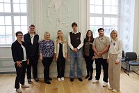 Bild: "Azubis mit Landr&auml;tin", im Bild v.l.n.r.: Dr. Marion Frant, Dennis Schneemann, Jasmin B&ouml;hning, Anna Wand, Julian Ganz, Christina Hartleib, Linus Kohl, Doreen Krieter-Hansen