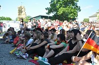 Bild: Public Viewing auf den Petersberg