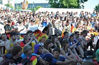 Bild: Public Viewing auf den Petersberg
