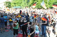 Bild: Public Viewing auf den Petersberg