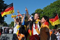 Bild: Public Viewing auf den Petersberg