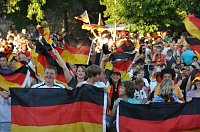 Bild: Public Viewing auf den Petersberg