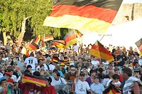 Bild: Public Viewing auf den Petersberg