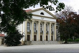 Bild: Musentempel mit Leuchtturmfunktion - die Stadt Nordhausen m&ouml;chte das Theater erhalten wie es ist