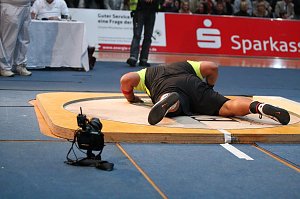M&auml;nner beim Indoor