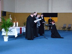 Ins Amt eingef&uuml;hrt