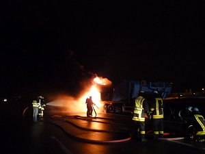 Brennender Schwerlasttransport