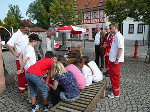 Junge Sanit&auml;ter im Wettstreit