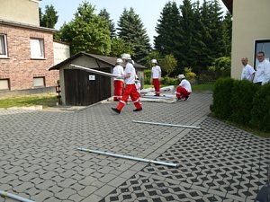 Junge Sanit&auml;ter im Wettstreit