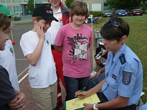 Junge Sanit&auml;ter im Wettstreit