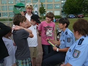 Junge Sanit&auml;ter im Wettstreit