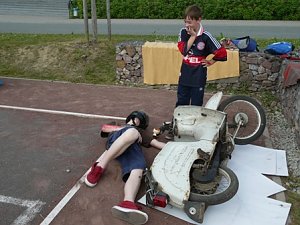 Junge Sanit&auml;ter im Wettstreit