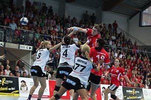 THC gewinnt den CL-Auftakt