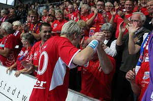 THC gewinnt den CL-Auftakt