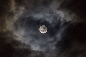 Lichtspiel in der Nacht